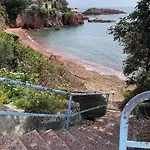 Апартаменты Studio Et Son Rooftop Panoramique Prive, Saint Raphael, Antheor, Plage Et Gare A Pieds Сен-Рафаэль