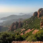 Studio Et Son Rooftop Panoramique Prive, Saint Raphael, Antheor, Plage Et Gare A Pieds Апартаменты *