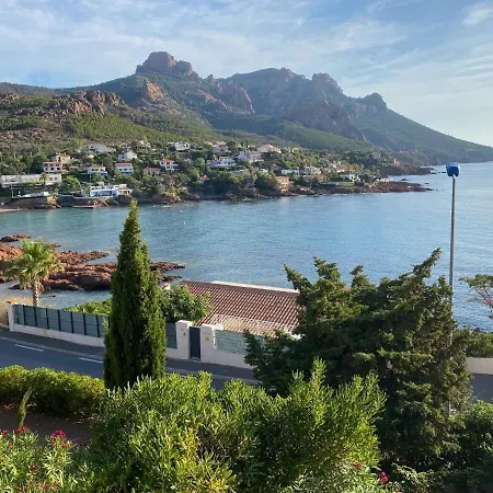Studio Et Son Rooftop Panoramique Prive, Saint Raphael, Antheor, Plage Et Gare A Pieds Апартаменты Сен-Рафаэль