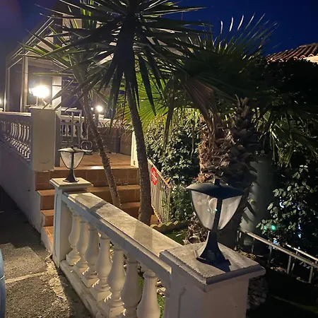Studio Et Son Rooftop Panoramique Prive, Saint Raphael, Antheor, Plage Et Gare A Pieds *